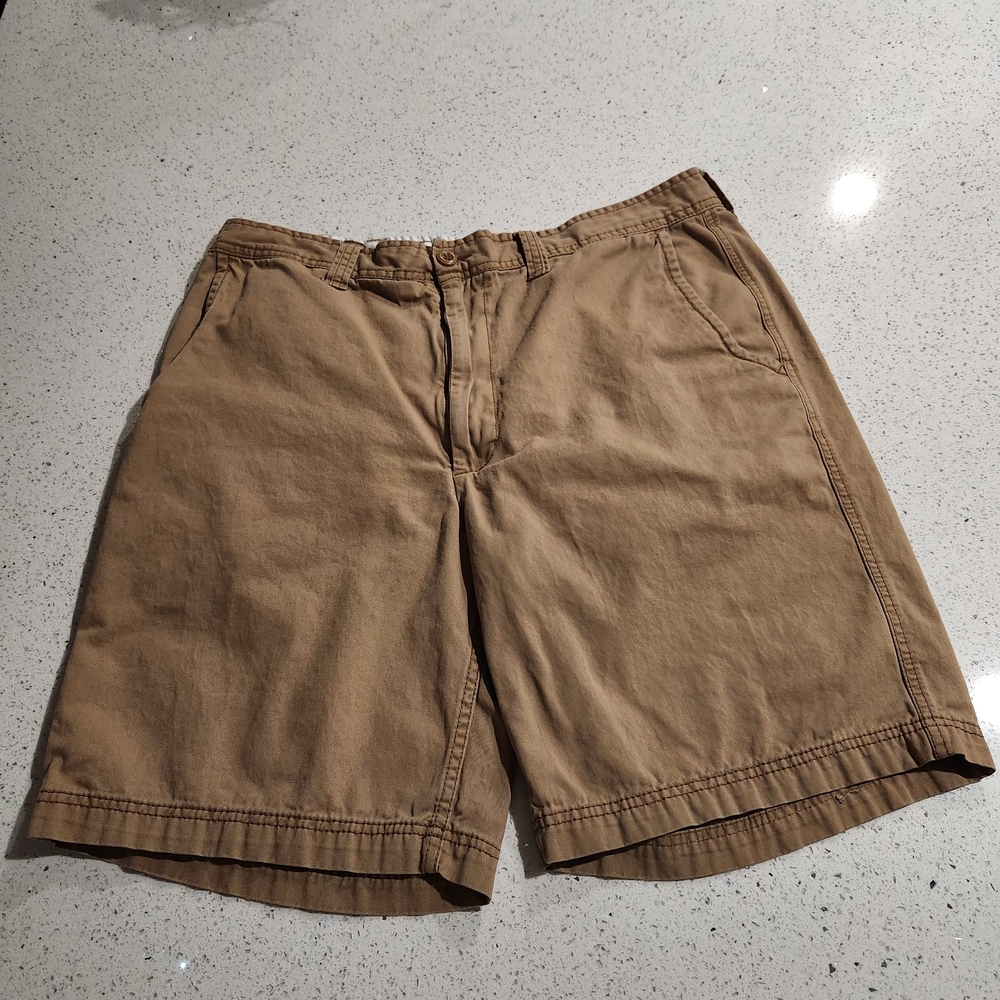 St. John's Bay Men's Brown Cargo Shorts Size 38